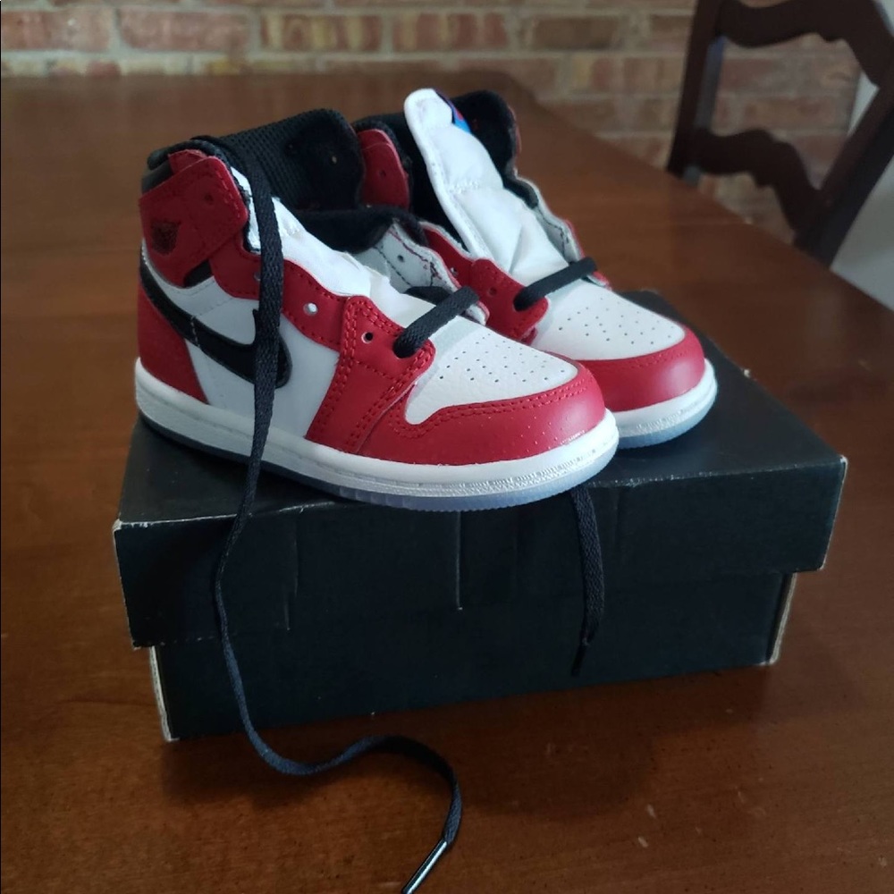 Jordan 1 Retro High OG -red Nike high tops